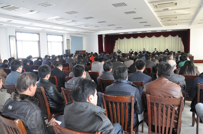 花园煤矿召开安全例会及时为干部职工打好安全预防针