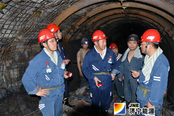 郝敬尧到霄云煤矿督导掘进效率提升推进工作