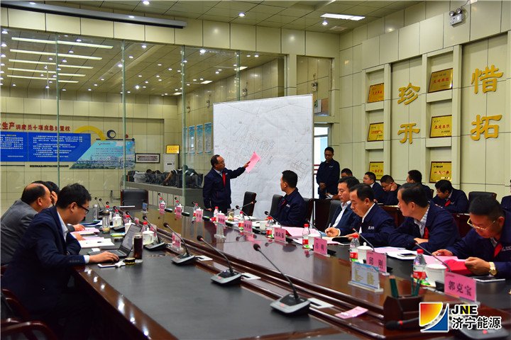 1540168028905775.jpg 2018年10月18日,肖自义到金源煤矿开展四季度安全监察(冯仪).jpg