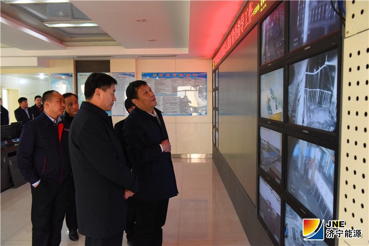 1548746400283794.jpg 2019年1月25日,总经理张广宇到霄云煤矿检查指导矿井复产工作(摄影:范栋).jpg