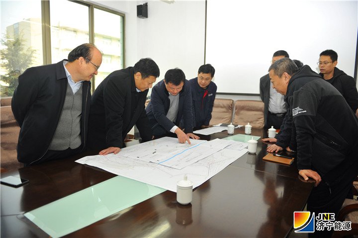 1550018365817474.jpg 图二:2019年2月11日,集团公司党委副书记、总经理张广宇到运河煤矿检查指导工作 .jpg