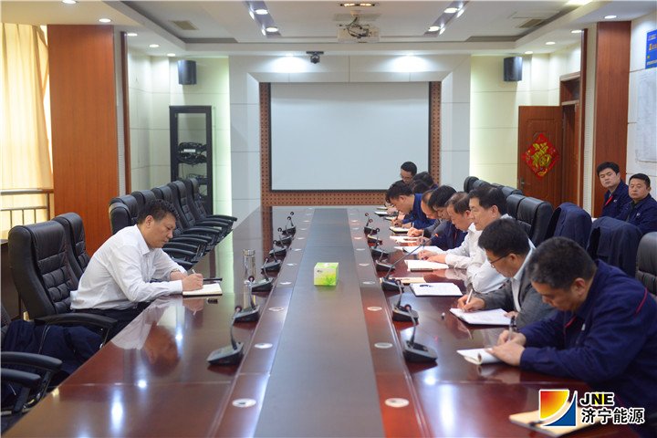 1556071127127972.jpg 2019年4月23日,张广宇总经理到霄云煤矿检查指导工作(摄影:范栋)2.jpg