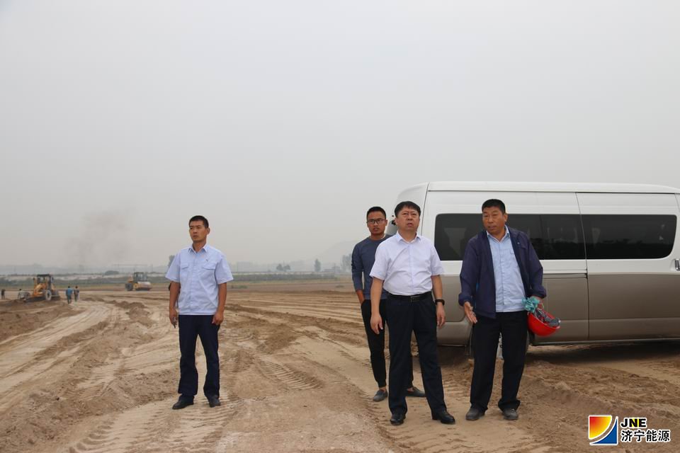 1570515048106680.jpg 济矿物流:2019年10月4日,国庆节期间闵维到物流公司督导港航工程进展(孙继业).JPG