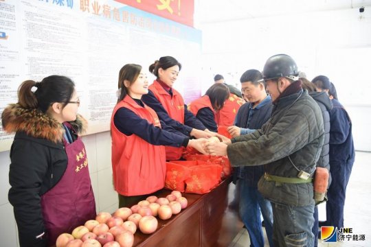 ​金桥煤矿举办井口送安全祝福活动