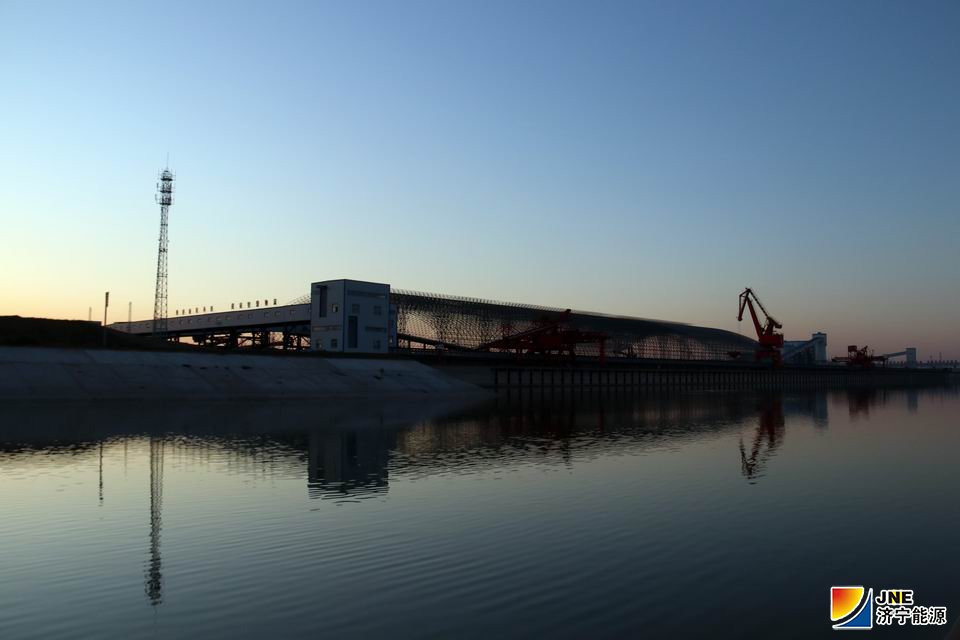 1582015285835782.jpg 2020年2月17日傍晚,山东京杭多式联运物流项目(王传钧 摄).JPG