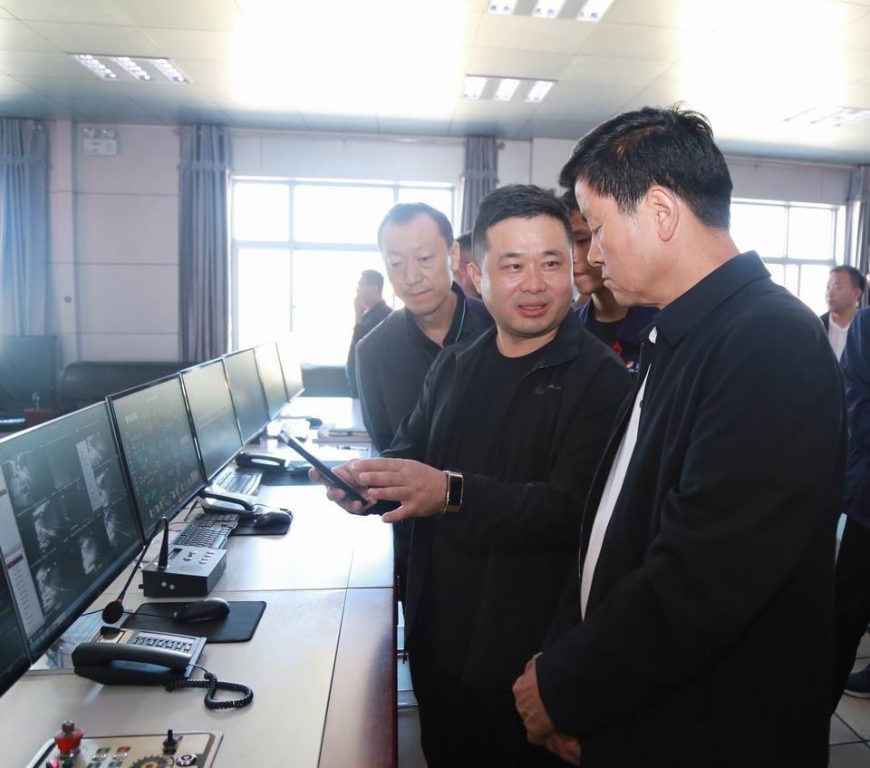 1600760315503300.jpg 2020年9月18日,陕西华彬煤业股份有限公司到朱家峁煤矿对标交流学习(伍国辉摄).JPG