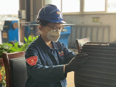 阳城煤电群监员“亮身份”促安全