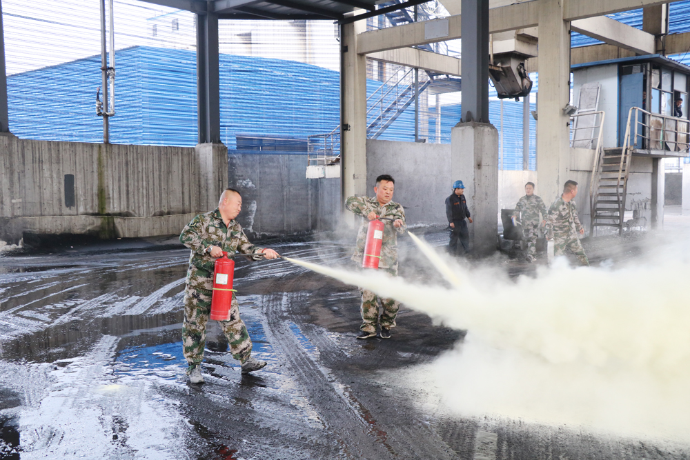 1607669855926817.jpg 义桥煤矿开展地面火灾事故应急演练.jpg