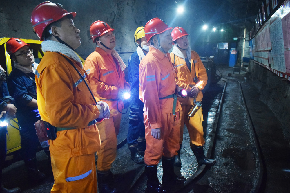 1607992071309870.jpg 2020年12月11日,市能源局组织专家到运河煤矿井开展“专家查隐患”活动(张衡 赵提伟) (2).jpg