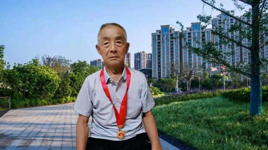 我心目中的英雄丨光荣在党五十年的三爷爷