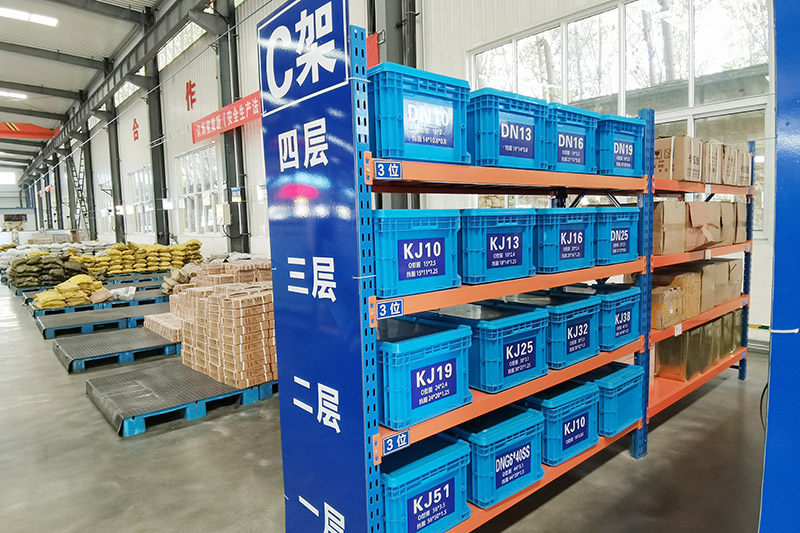 1631690286677774.jpg 20210908山东盛源,矿用产品公司“四方定位法”推进标准化库房标准化全面提升 (1).jpg