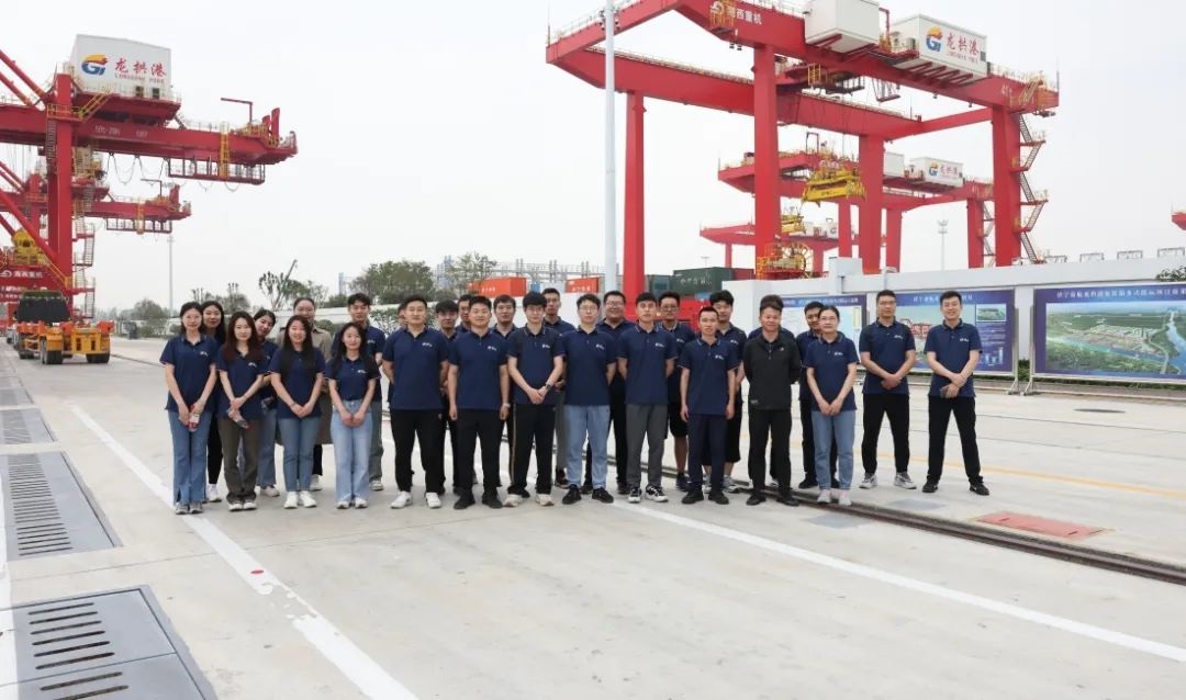 1704965460623745.jpg 444.jpg