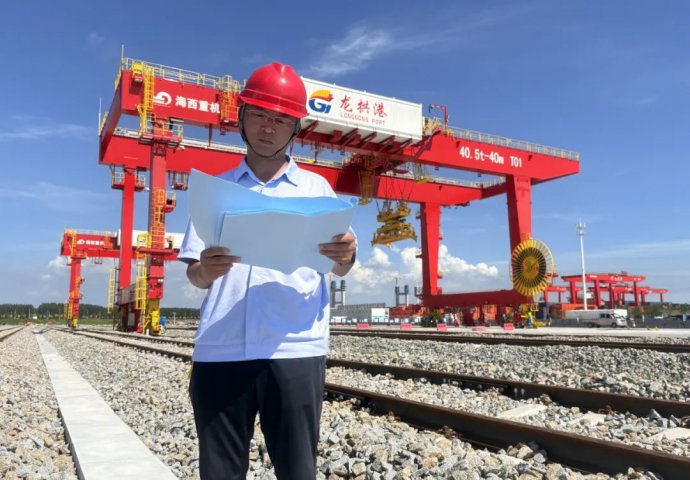 “奋进千亿中的基层优秀共产党员”先进事迹（9）